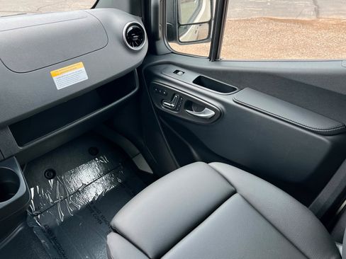 New 2026 Mercedes-Benz Sprinter 2500 image 10