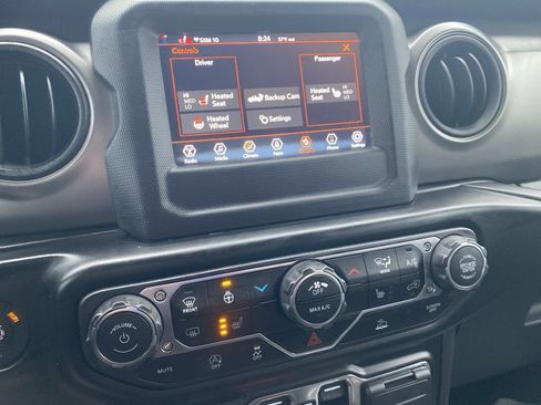 Used 2022 Jeep Gladiator Willys image 15