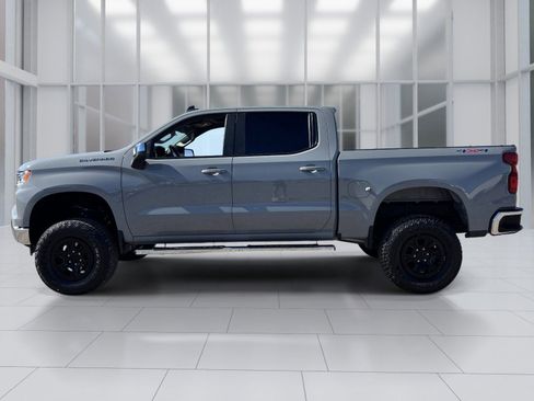 Used 2024 Chevrolet Silverado 1500 LT AWD/4WD image 3