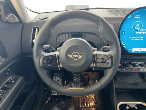 Certified 2025 MINI Cooper Countryman S w/ Comfort Package Max image 18