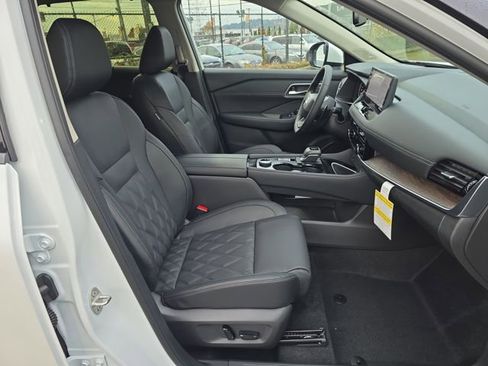 New 2026 Nissan Rogue Platinum w/ Platinum Premium Package image 9