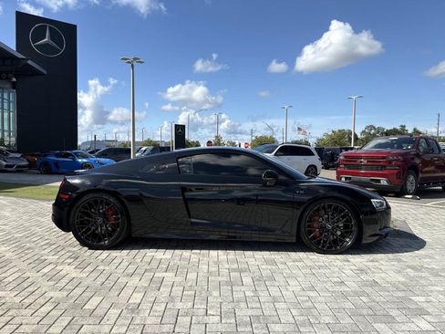 Used 2018 Audi R8 V10 w/ 20" Wheel Package RWD image 6