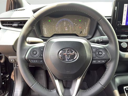 Used 2026 Toyota Corolla SE FWD image 10