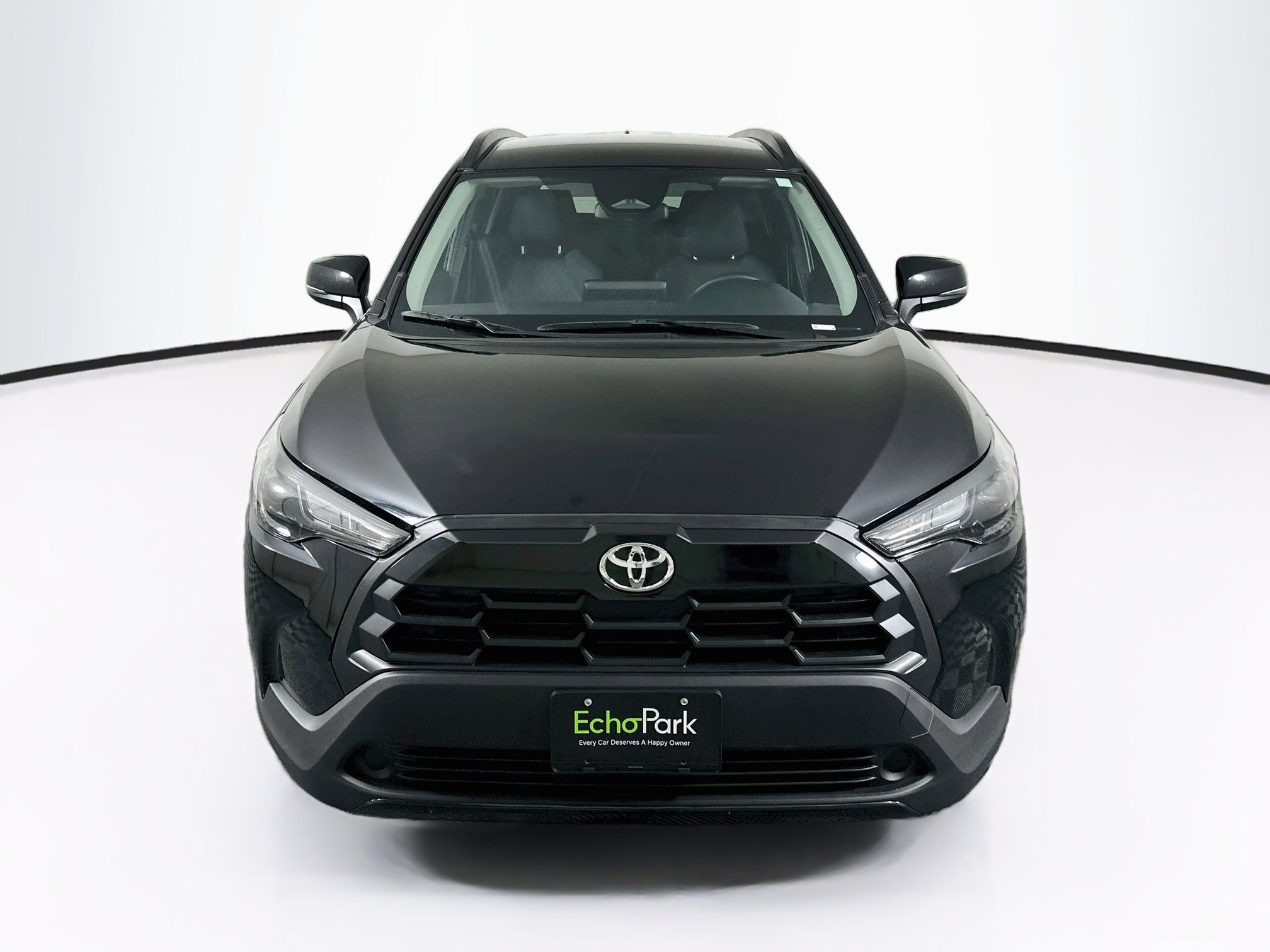 Used 2026 Toyota Corolla Cross LE FWD image 2