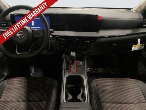 New 2026 Nissan Kicks SR w/ SR Premium Package FWD image 20