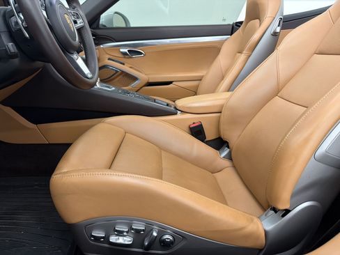 Certified 2017 Porsche 911 Turbo AWD/4WD image 5