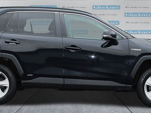 Used 2021 Toyota RAV4 XLE image 4