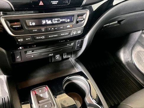 Used 2022 Honda Pilot Touring image 26