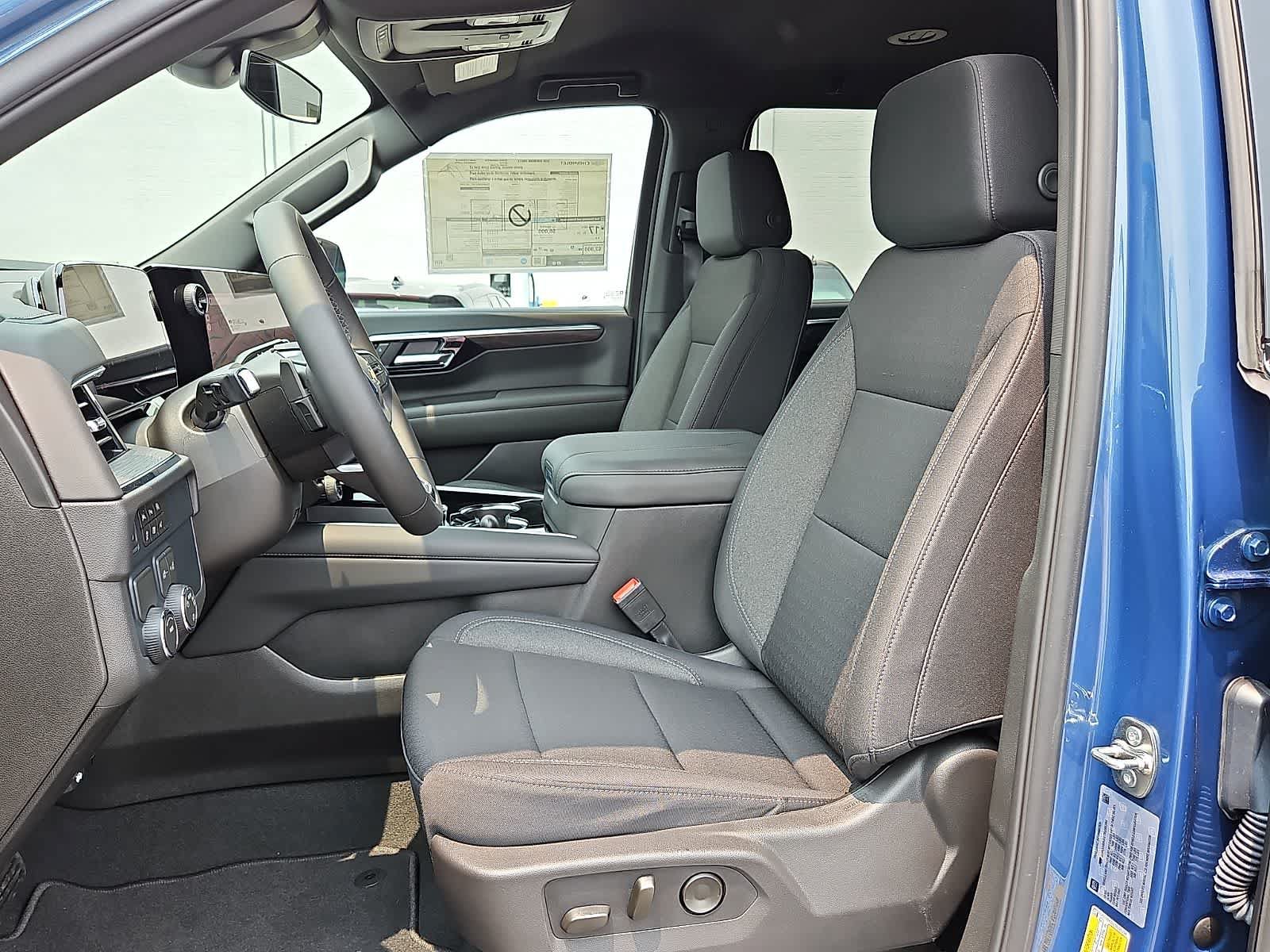New 2026 Chevrolet Suburban LS RWD image 12