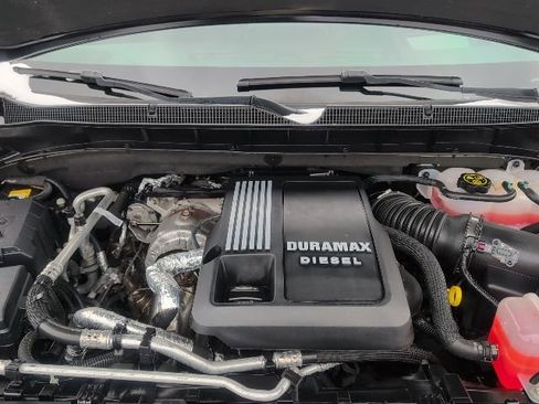 Used 2023 Chevrolet Suburban Premier w/ Premium Package image 12