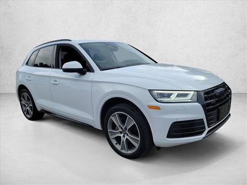 Used 2019 Audi Q5 2.0T Premium Plus w/ Premium Plus Package AWD/4WD image 3