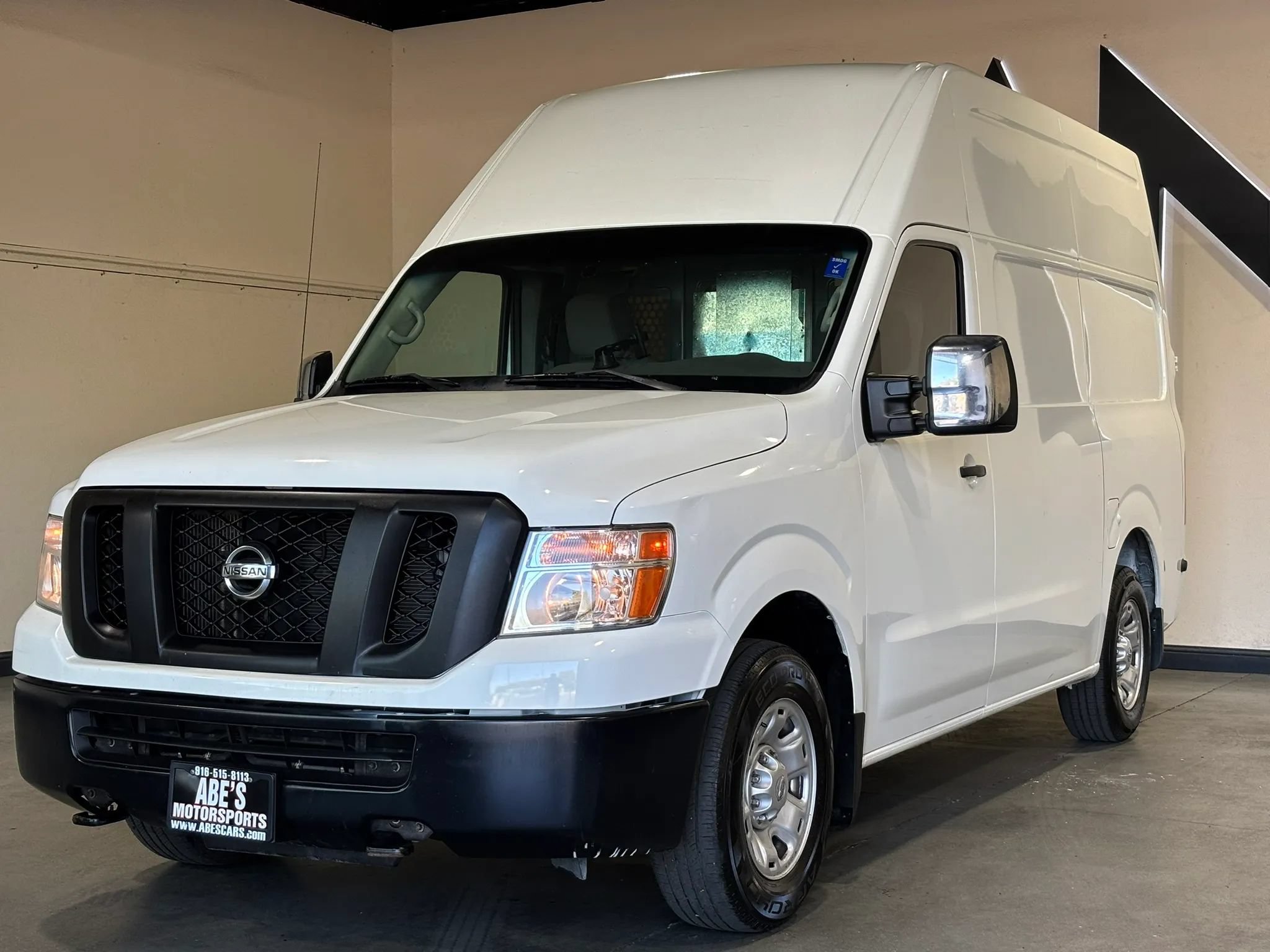 Used 2020 Nissan NV 2500 SV RWD image 1