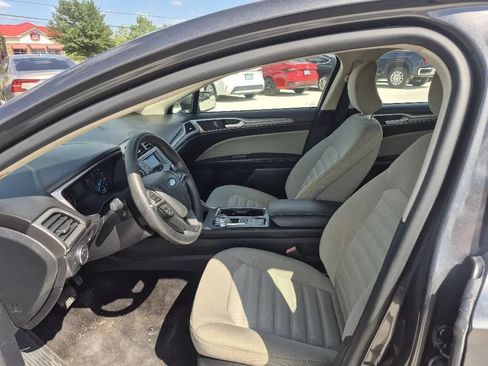 Used 2018 Ford Fusion S FWD image 12