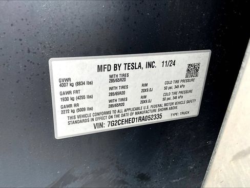 Used 2024 Tesla Cybertruck AWD Crew Cab image 20