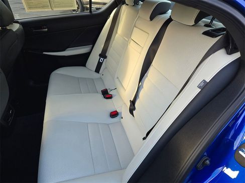 Used 2022 Lexus IS 350 F Sport image 10