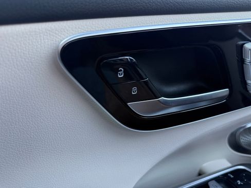 Certified 2026 Mercedes-Benz C 300 4MATIC Sedan image 25