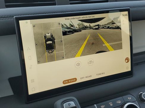 Used 2025 Land Rover Defender 90 S image 24