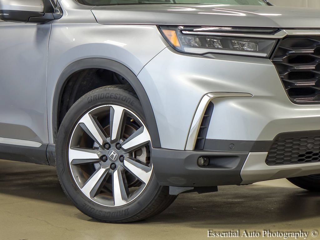 Used 2023 Honda Pilot Touring image 4
