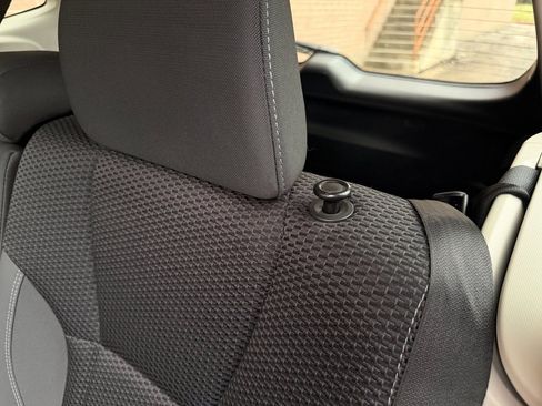 Used 2019 Subaru Forester Premium w/ All-Weather Package image 26