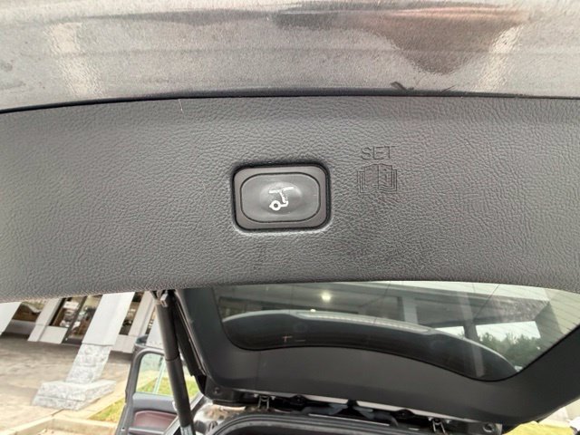 Used 2020 Ford Edge Titanium w/ Equipment Group 301A FWD image 20