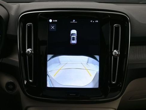 Used 2023 Volvo XC40 B5 Plus w/ Protection Package Premier AWD/4WD image 22