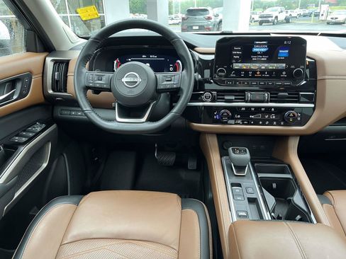 Used 2024 Nissan Pathfinder Platinum w/ Cargo Package FWD image 5
