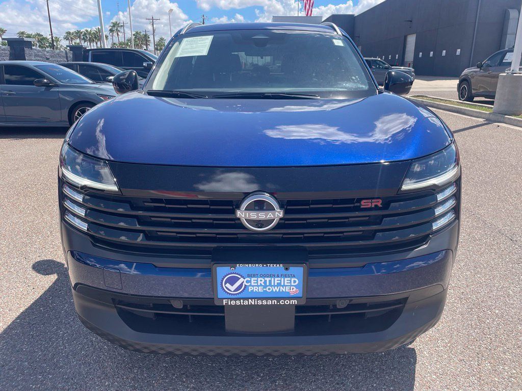 Used 2026 Nissan Kicks SR w/ SR Premium Package FWD image 2
