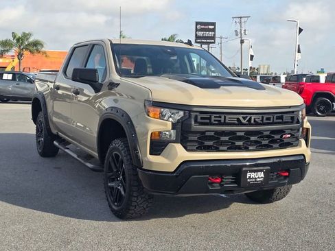 Used 2023 Chevrolet Silverado 1500 Custom Trail Boss w/ LPO, Dark Essentials Package AWD/4WD image 3