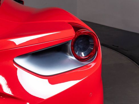 Used 2018 Ferrari 488 GTB RWD image 60