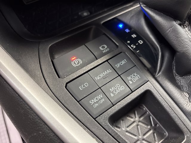 Used 2021 Toyota RAV4 XLE Premium AWD/4WD image 28