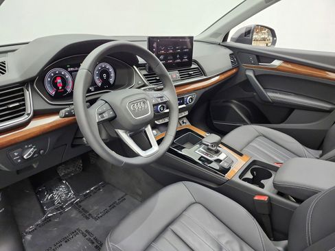 Used 2023 Audi Q5 2.0T Premium Plus w/ Premium Plus Package AWD/4WD image 12