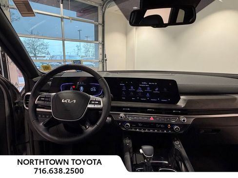 Used 2025 Kia Telluride AWD image 6