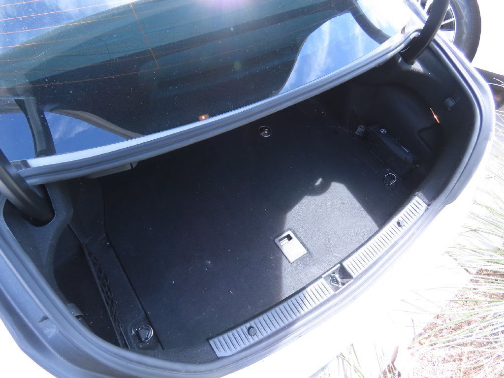 Used 2019 Mercedes-Benz C 300 Sedan image 12