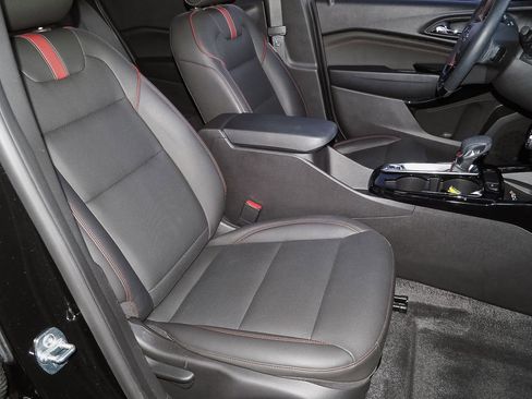 Certified 2024 Chevrolet Trax RS w/ Sunroof Package image 20