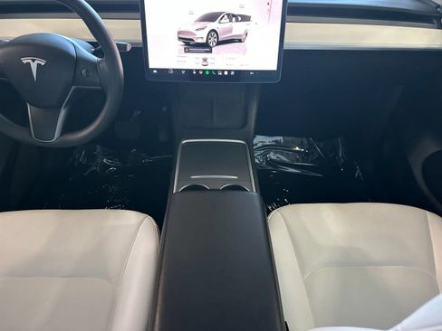 Used 2023 Tesla Model Y Long Range AWD/4WD image 4