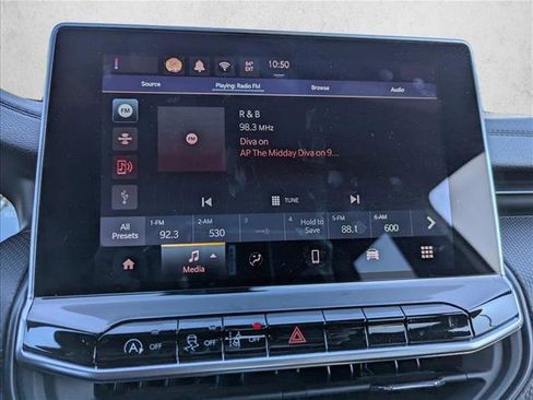 Used 2025 Jeep Compass Latitude w/ Altitude Special Edition image 17