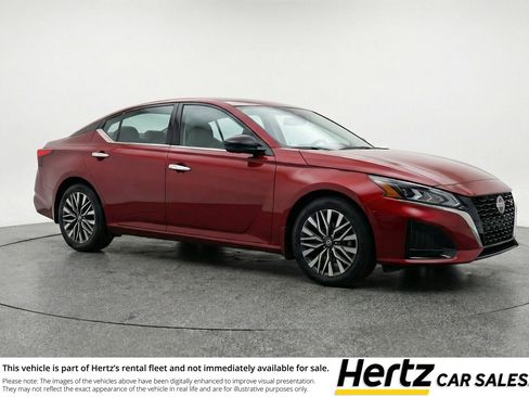 Used 2025 Nissan Altima 2.5 SV FWD image 1