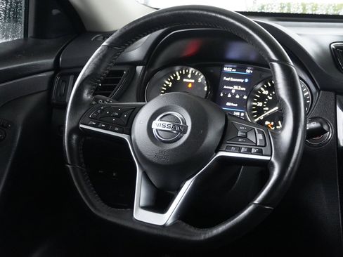 Used 2020 Nissan Rogue SV image 29