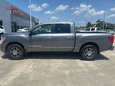 Used 2020 Nissan Titan SV w/ SV Convenience Package RWD image 4