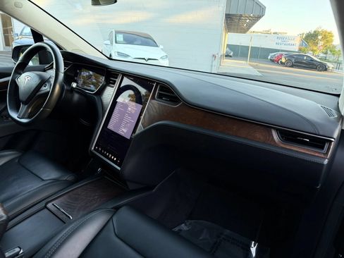Used 2018 Tesla Model X 75D AWD/4WD image 13