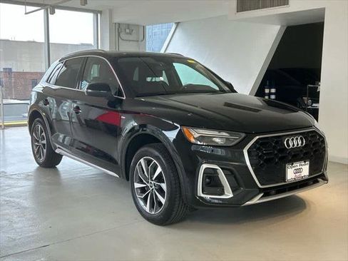 Certified 2025 Audi Q5 2.0T Premium Plus image 3
