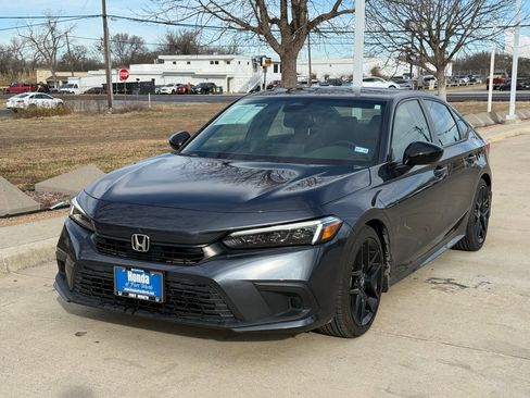 Used 2023 Honda Civic Sport image 1