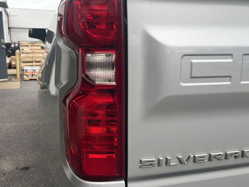 Used 2019 Chevrolet Silverado 1500 LT w/ All-Star Edition AWD/4WD image 10