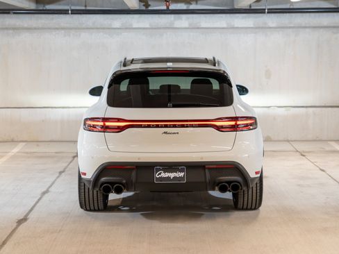 Certified 2026 Porsche Macan AWD/4WD image 6