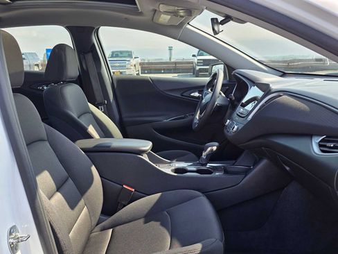 Certified 2024 Chevrolet Malibu LT FWD image 11