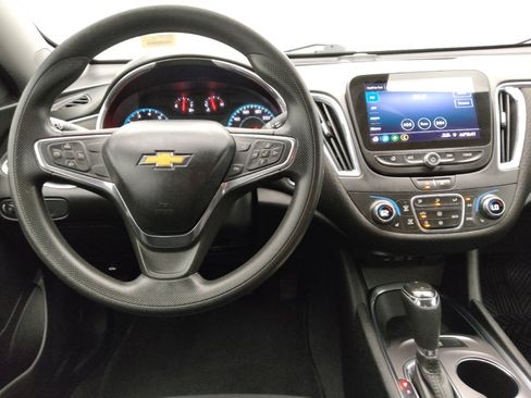 Used 2020 Chevrolet Malibu LT FWD image 22