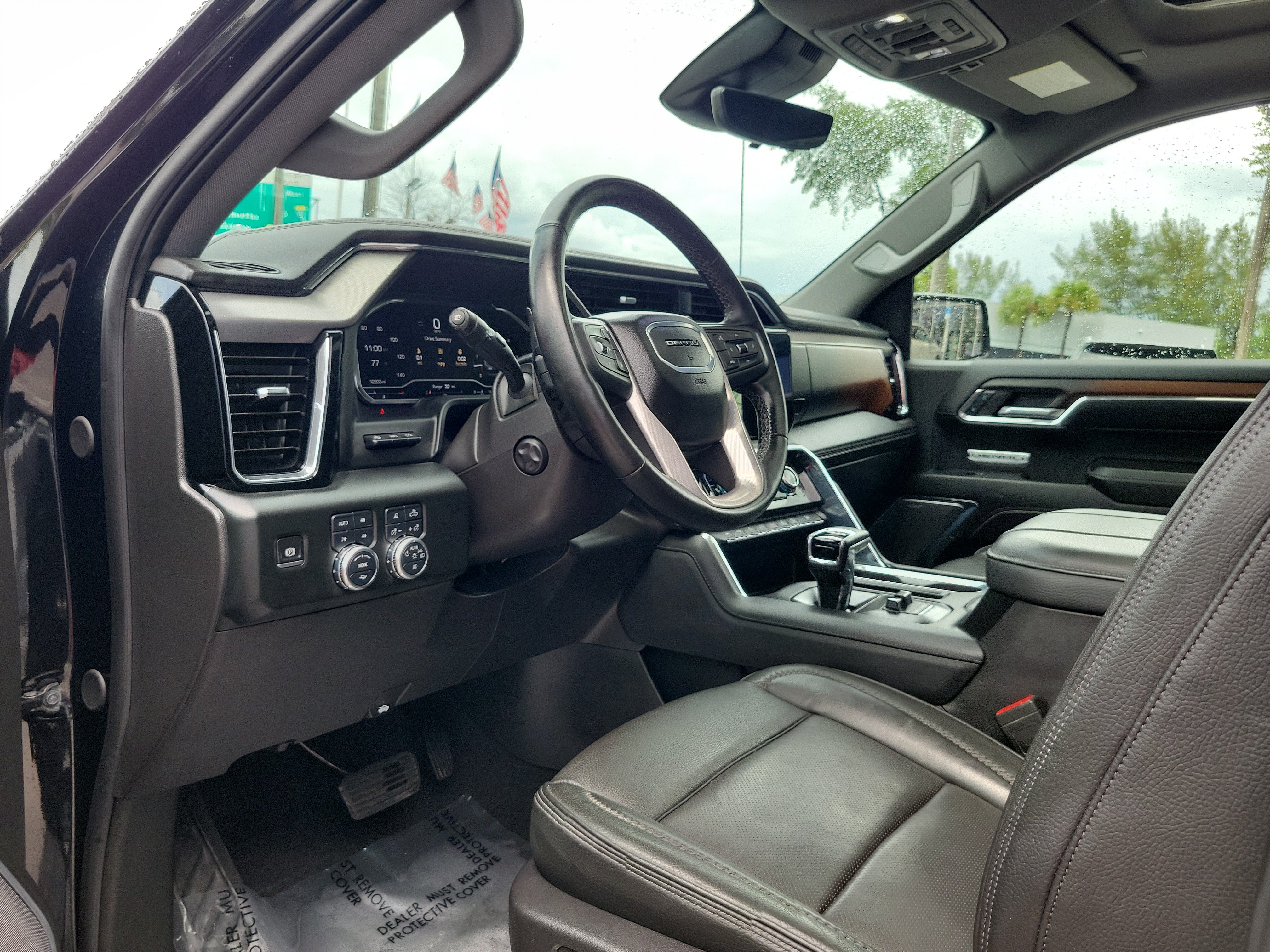Used 2024 GMC Sierra 1500 Denali w/ Technology Package AWD/4WD image 9