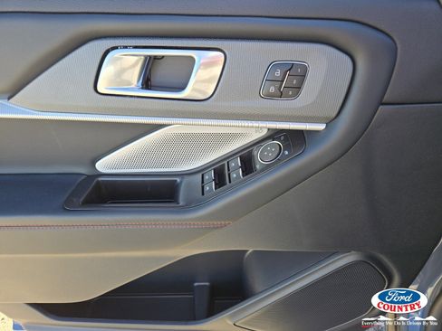 New 2026 Ford Explorer ST w/ Sun And Sound Package image 11