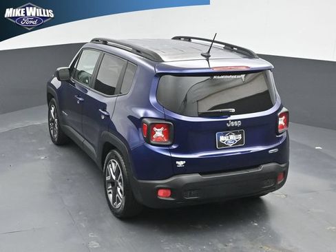 Used 2017 Jeep Renegade Latitude FWD image 13