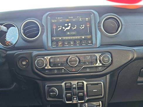 Used 2020 Jeep Gladiator Overland image 24